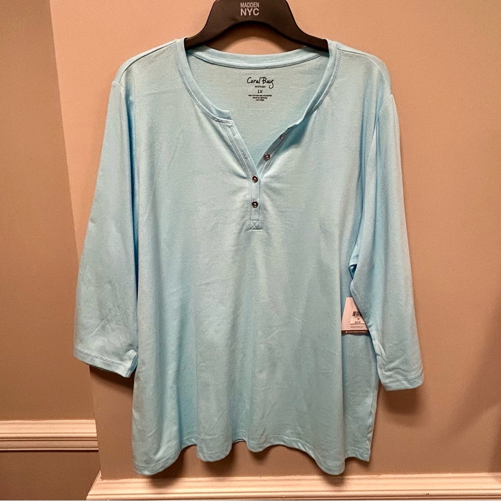 Light Blue Women's Top Sz 1X Coral Bay NWT